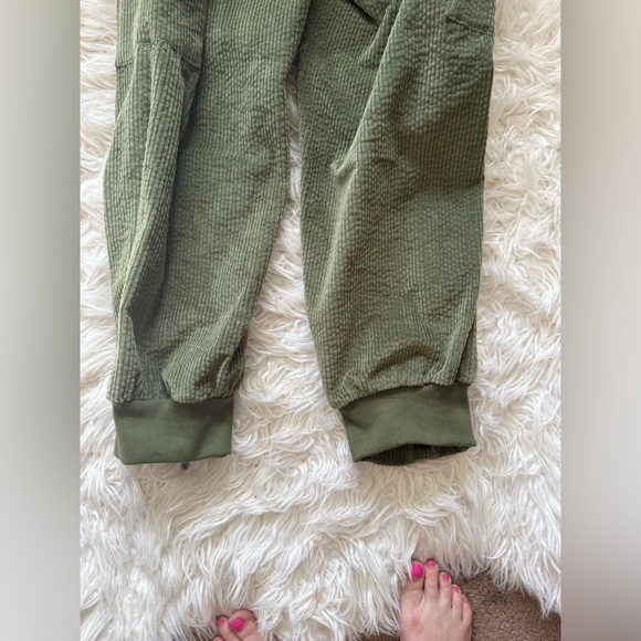 NWT Adidas X Ivy Park Corduroy Cargo Zipper Pants large - Picture 16 of 16